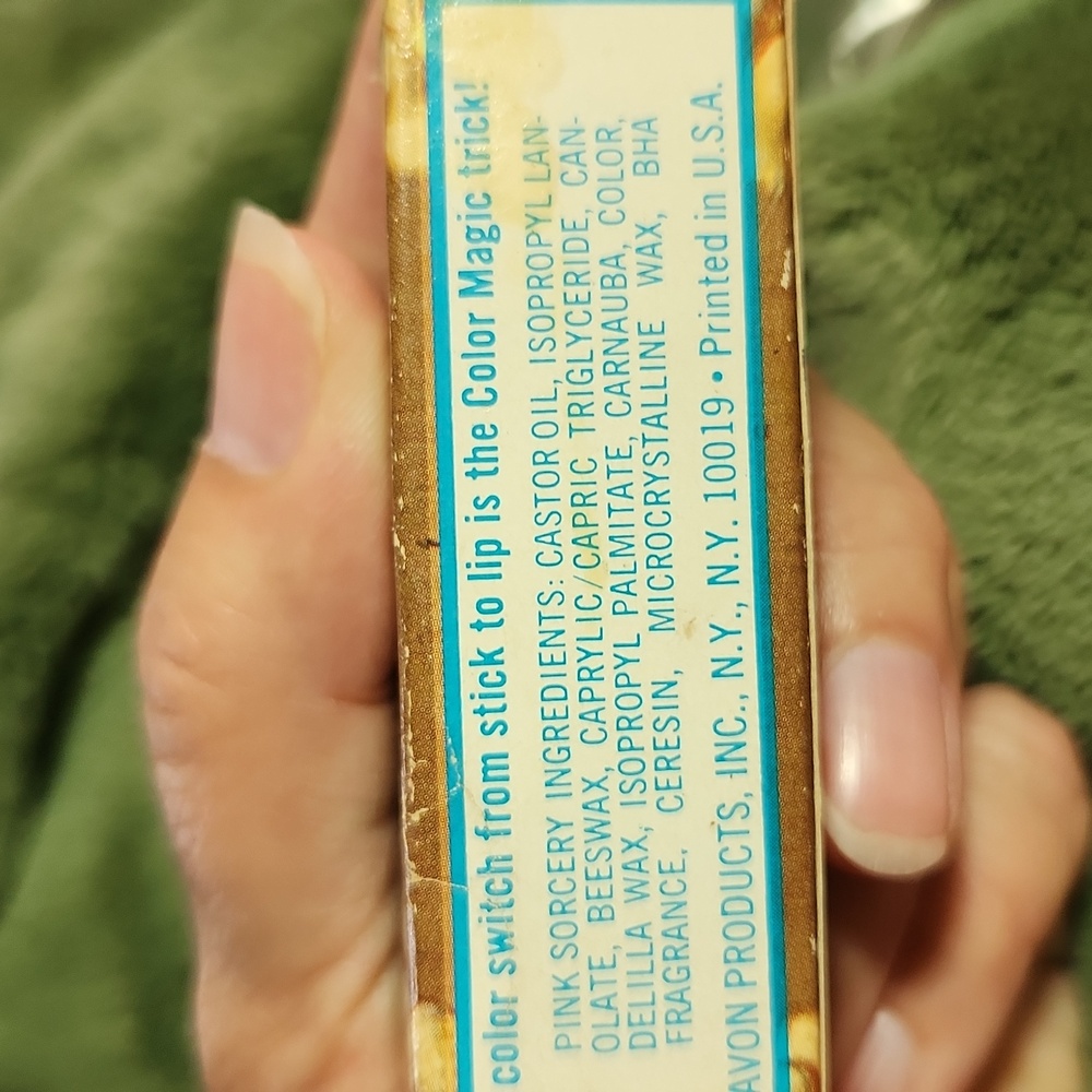 Avon In a Nutshell Color Magic Lipstick, 1970s Collectible - Picture 4 of 6